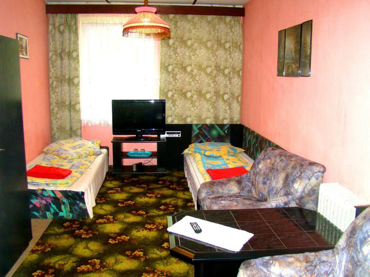 Hotel Osrodek Wypoczynkowy Oaza à Kuznica Zbaska Extérieur photo