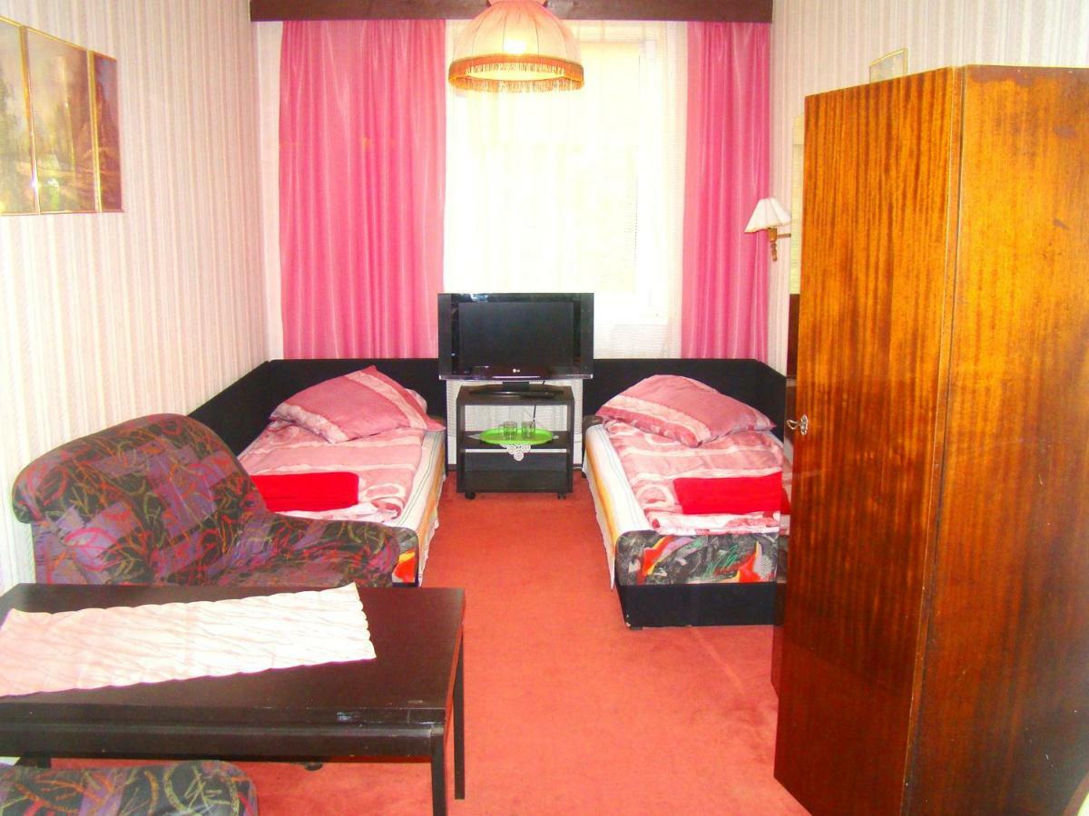 Hotel Osrodek Wypoczynkowy Oaza à Kuznica Zbaska Extérieur photo
