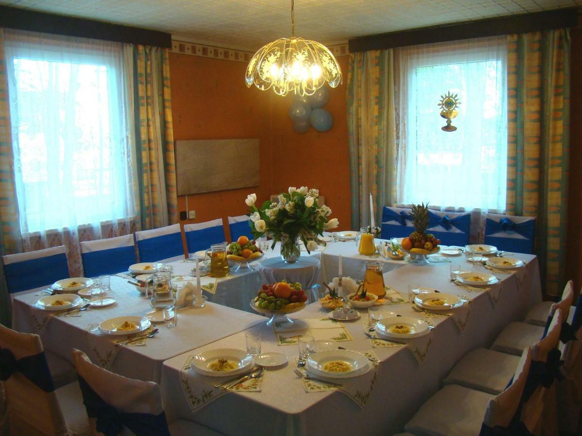 Hotel Osrodek Wypoczynkowy Oaza à Kuznica Zbaska Extérieur photo