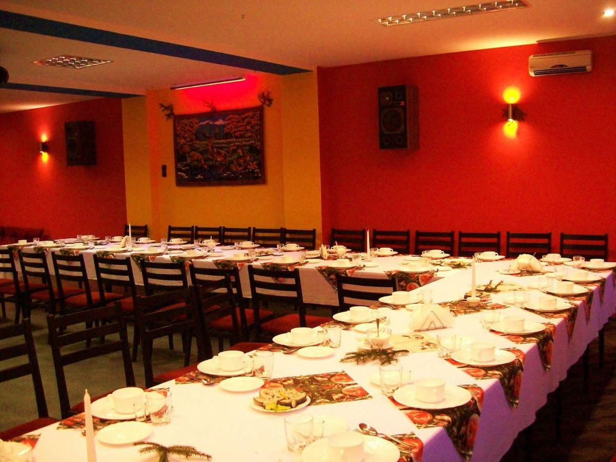 Hotel Osrodek Wypoczynkowy Oaza à Kuznica Zbaska Extérieur photo