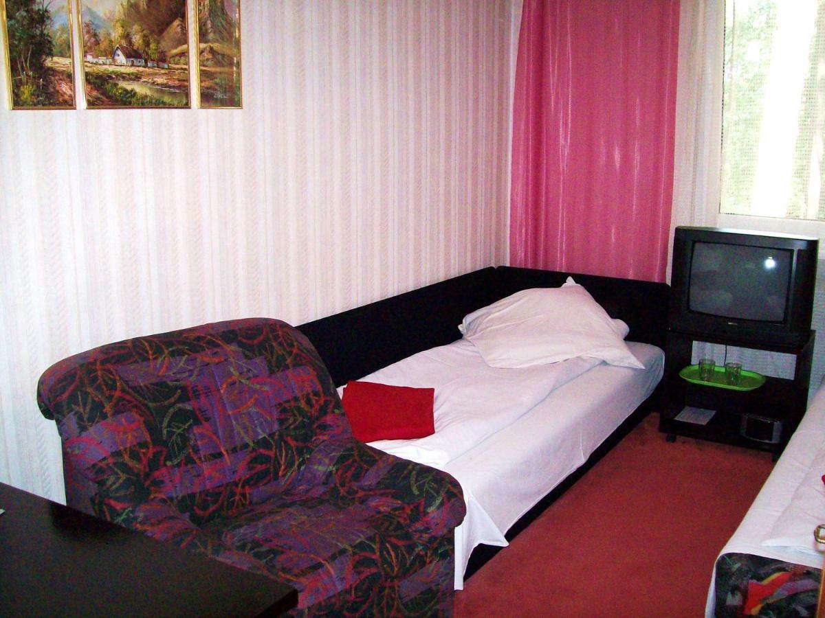 Hotel Osrodek Wypoczynkowy Oaza à Kuznica Zbaska Extérieur photo